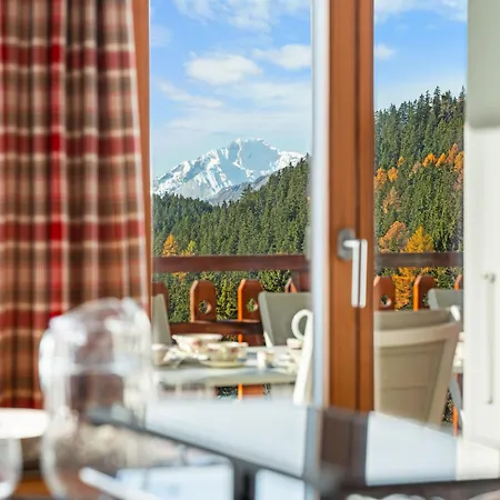 Les Aiguilles Vertes Rez Superieur By Interhome